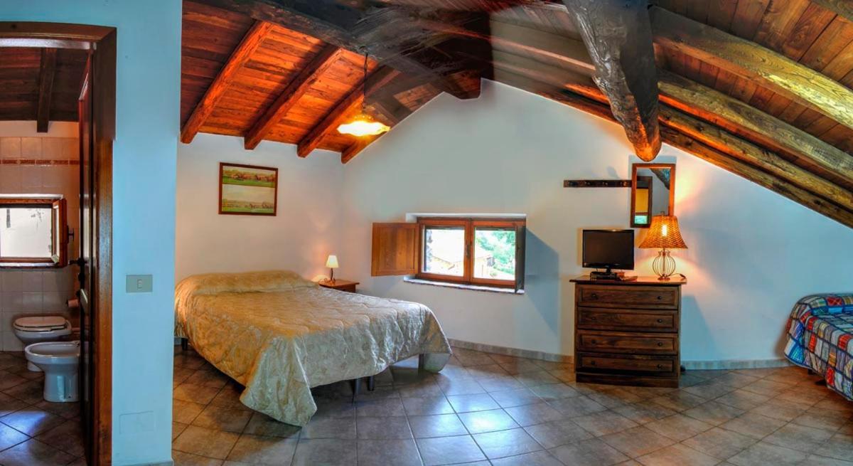 Agriturismo La Ferrera Varco Sabino Exterior photo