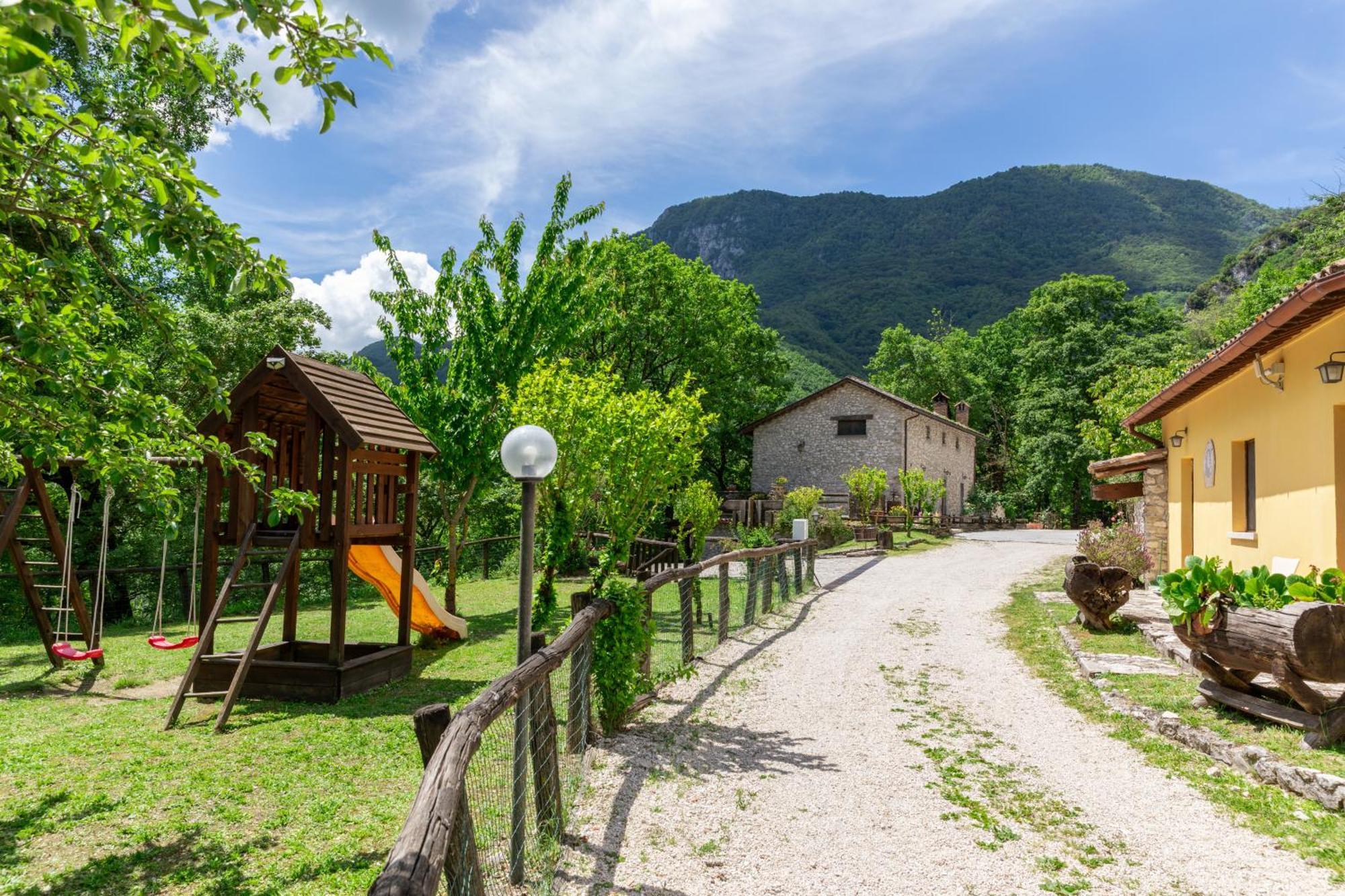 Agriturismo La Ferrera Varco Sabino Exterior photo